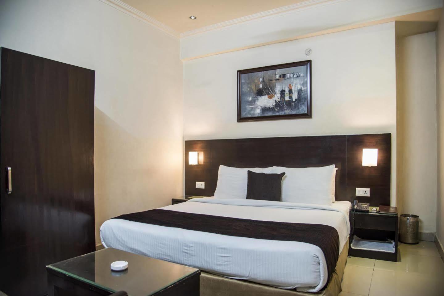 Anr Hotels Lucknow Exterior foto